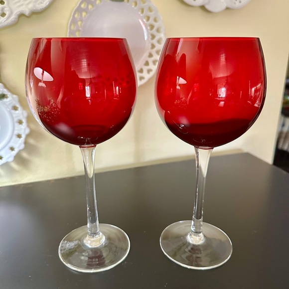 SET/2, VINTAGE, HAND BLOWN, RUBY RED, BALLOON WINE GLASSES. CLEAR STEM & BASE. - Picture 6 of 9